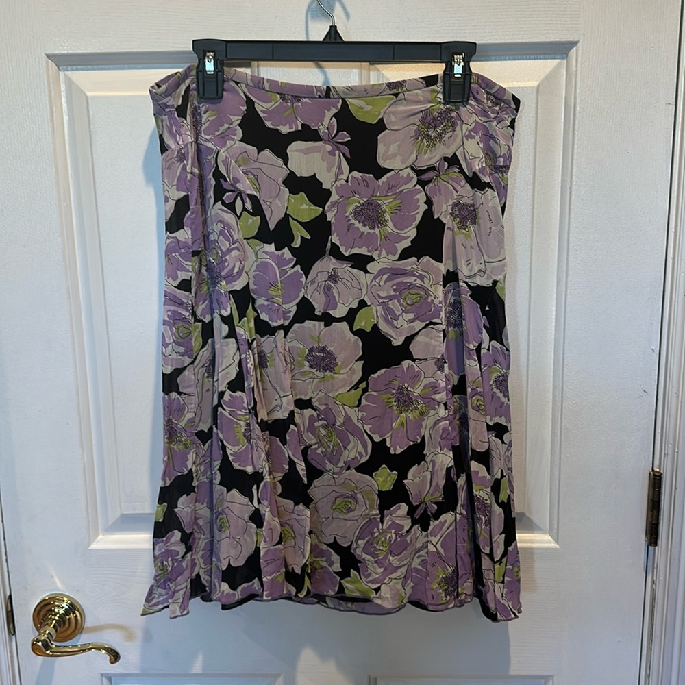 Karen Kane Lifestyle flowered A line paneled skirt. Size 14
